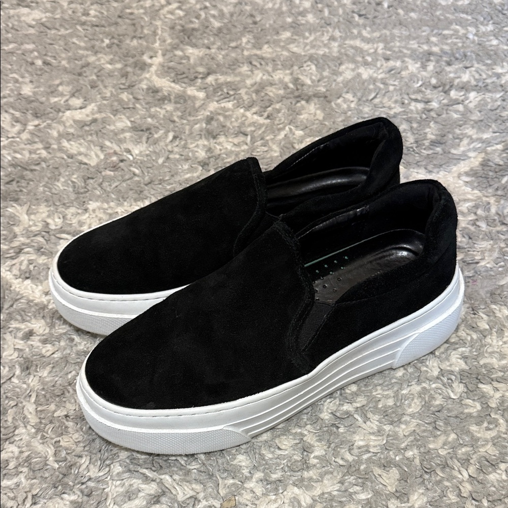 J Slides Black Suede Women's 8.5 Slip-On Flats - Picture 2 of 7